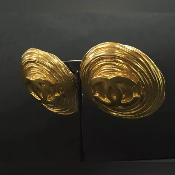 CHANEL CC Logo Gold Tone Earrings - Picture 2 of 8